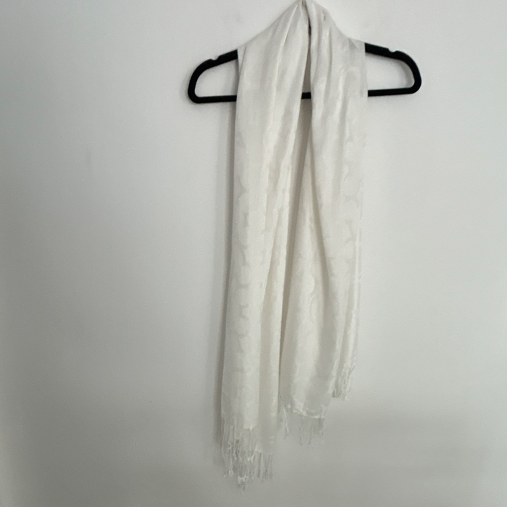 Disney Parks White Jacquard‎ Rayon Mickey Mouse Fringe Scarf